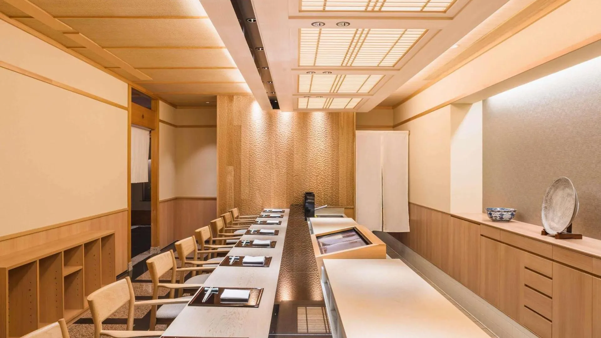 Swissotel Nankai Osaka 5*,