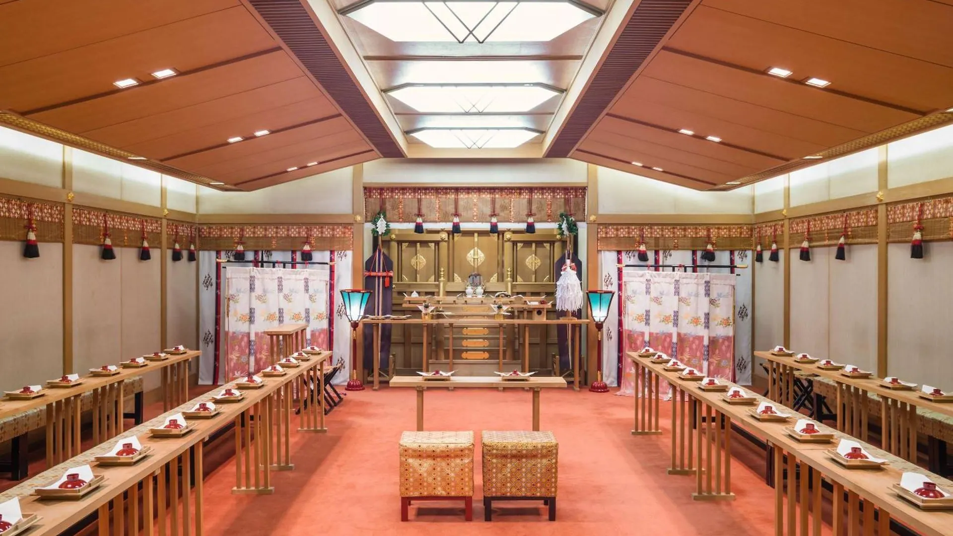 Swissotel Nankai Osaka 5*,